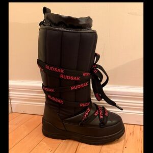 RUDSAK Women's Black and Red Winter Boots